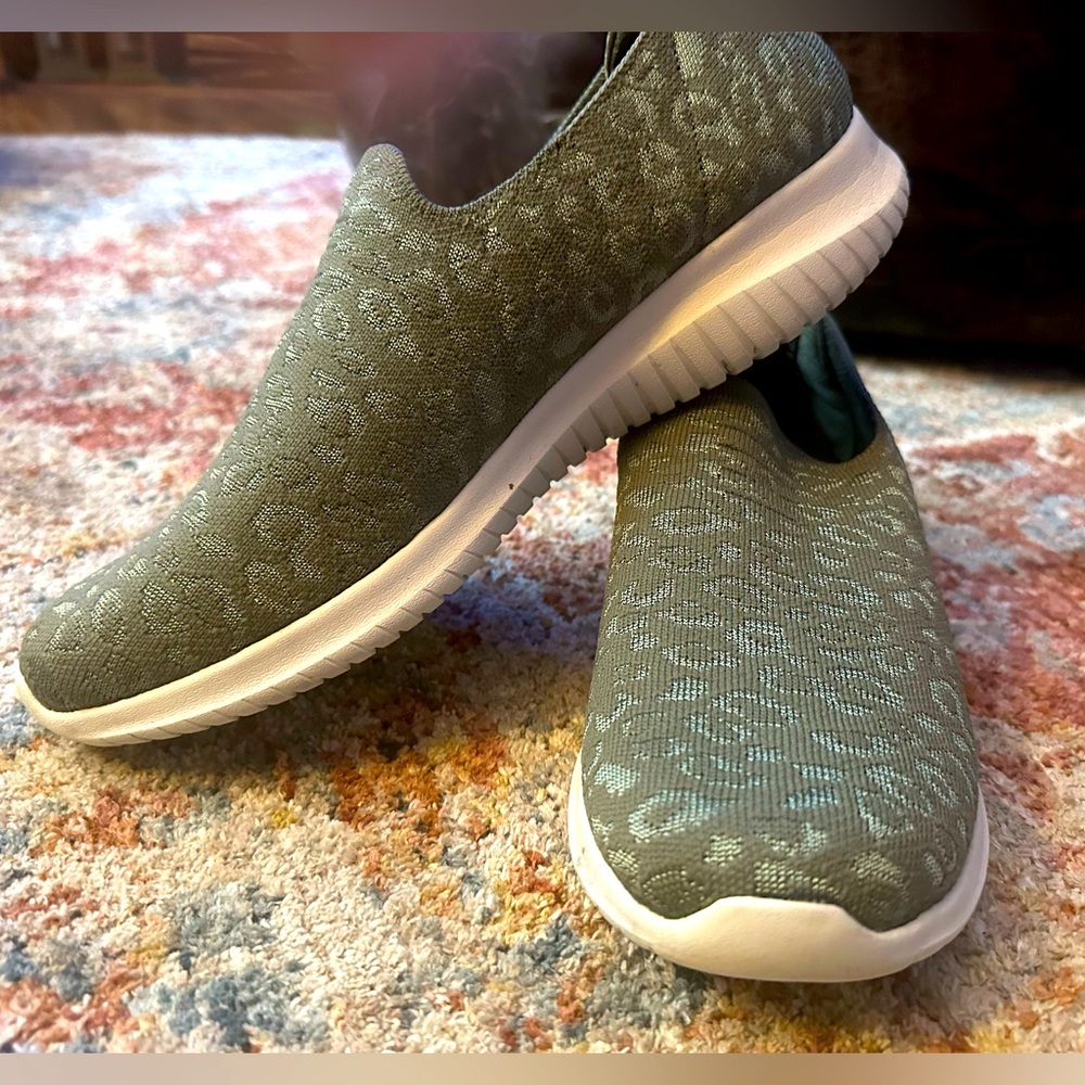 Skechers Jacquard Ultra Flex Slip On Sneakers 11m